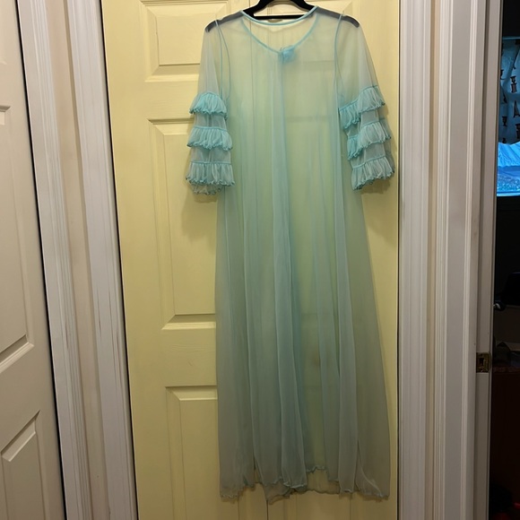 Jenelle of California Vintage ruffle sleeve Penoir topper - Picture 6 of 9